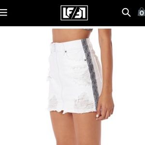 BRAND NEW: LF white distressed denim skirt